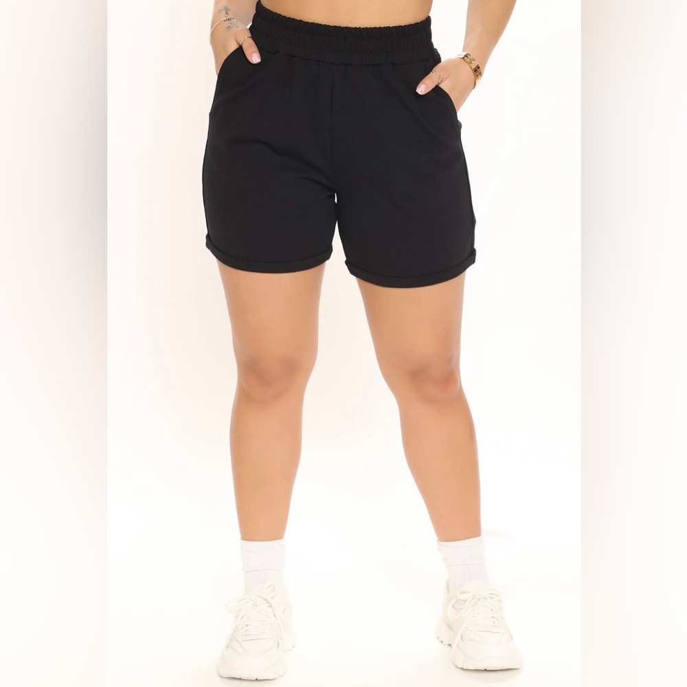 Fashion Nova NWT Lounge Sweatshorts Size S Black Comfy Soft Stretch Casual